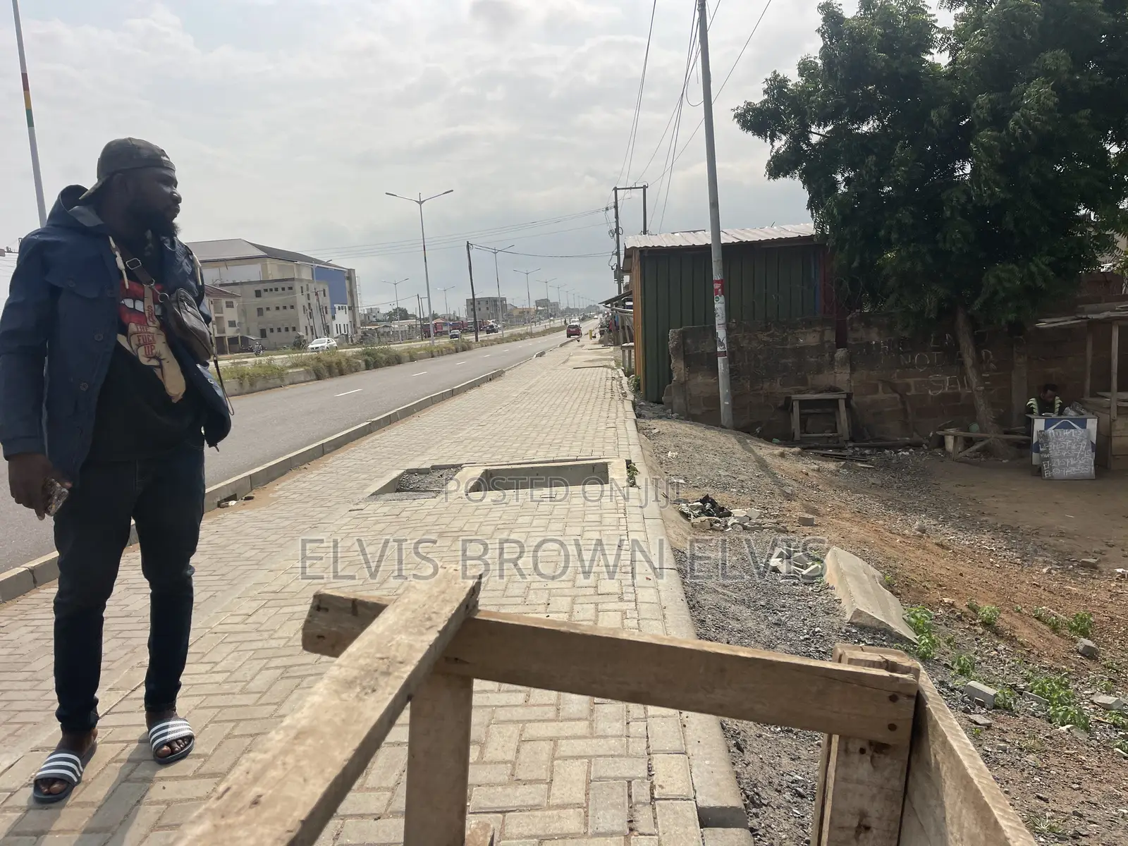 5bdrm Duplex in Living Large, Ashaley Botwe for sale