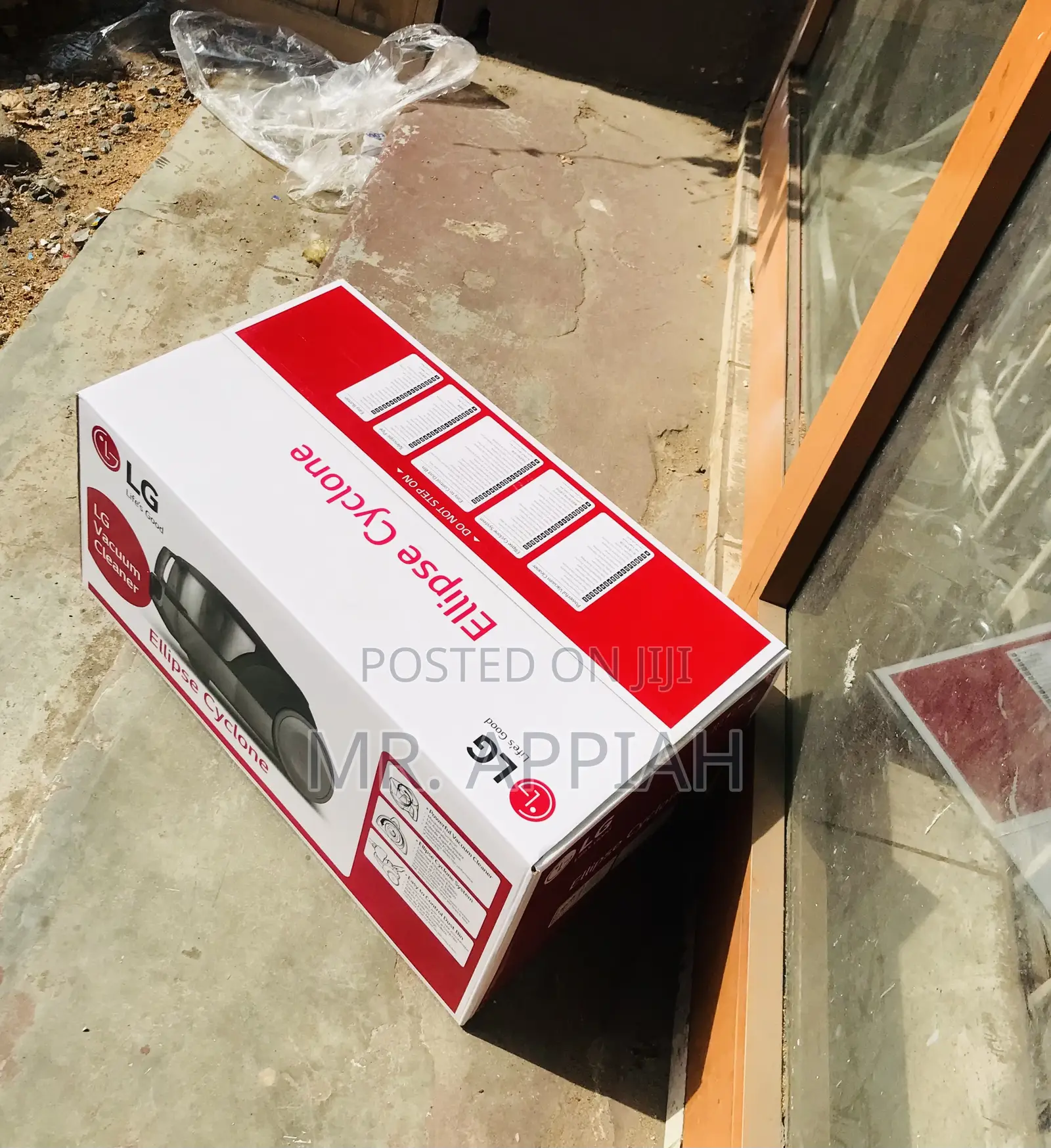 Authentic LG VC5420NNTR 1.3L(2000W)Bagless Vacumm Cleaner.