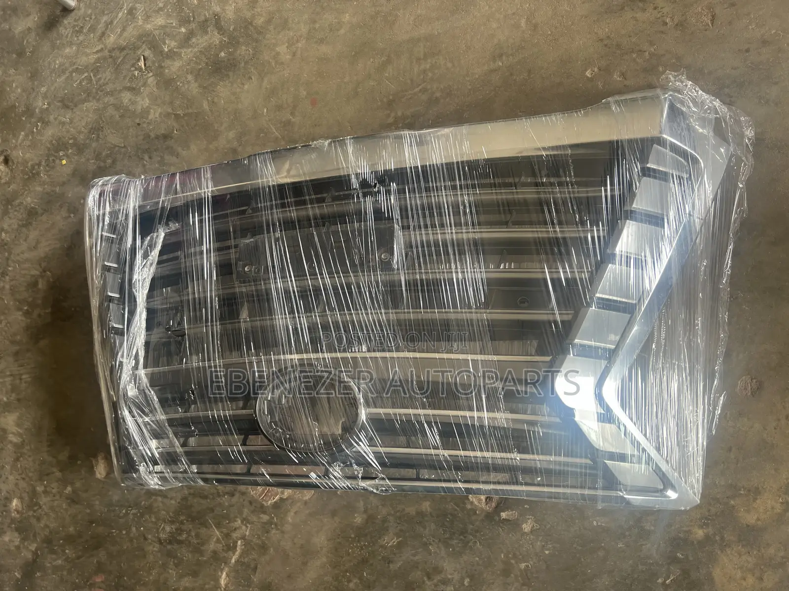 Lexus LX 570 Front Shells Grille