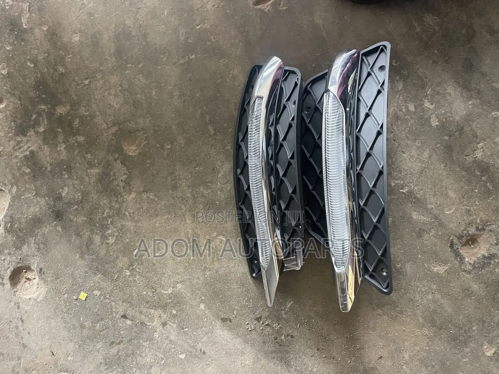Mercedes Benz C250 W204 Foglight Cover Pair