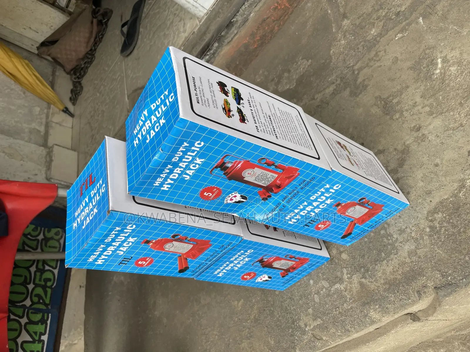 Original Hydraulic Jacks Available For All Cars
