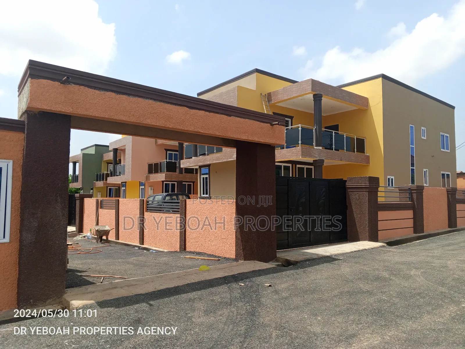 4bdrm Mansion in Spintex:- 4 Bedrooms for sale