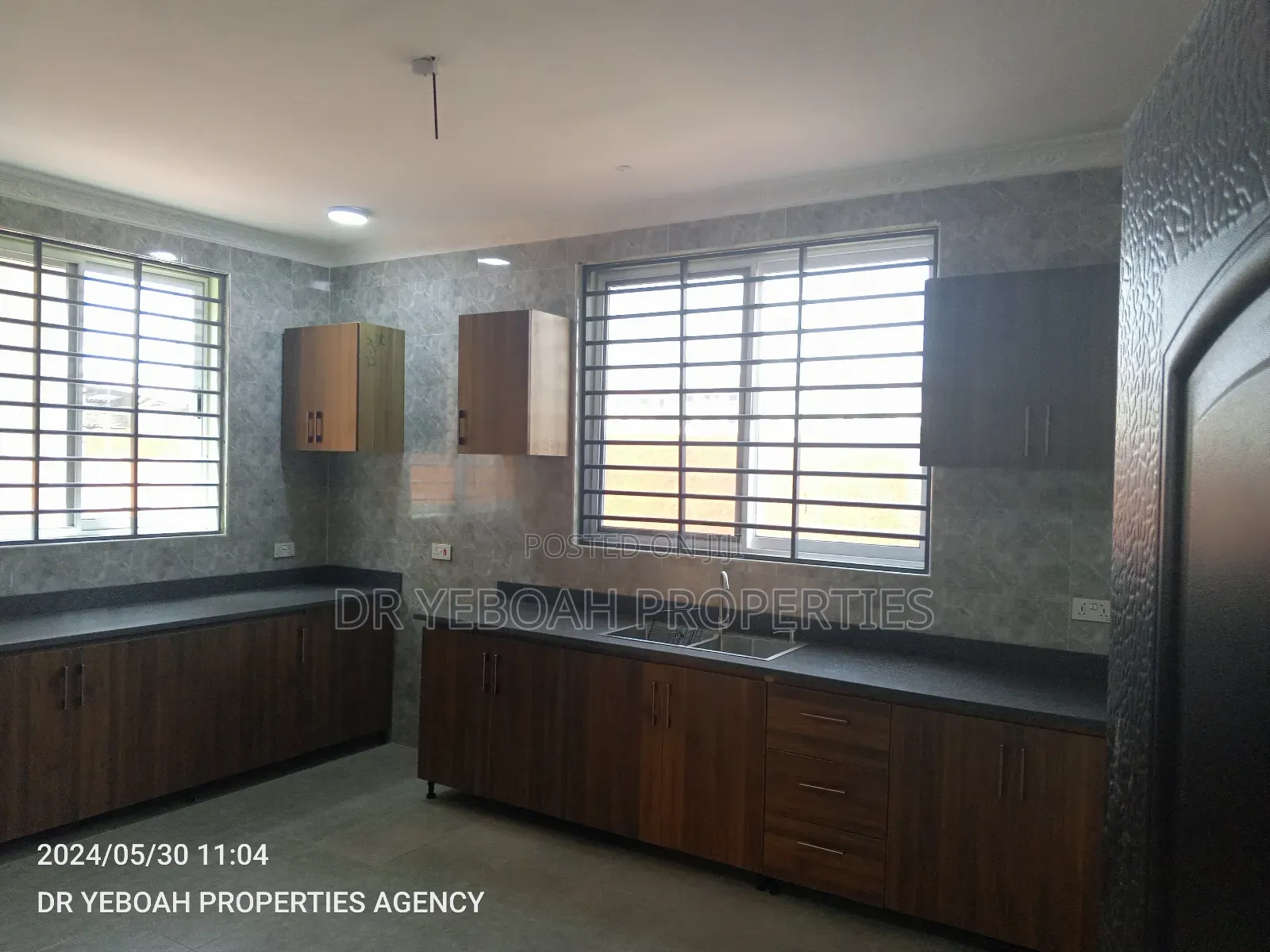 4bdrm Mansion in Spintex:- 4 Bedrooms for sale
