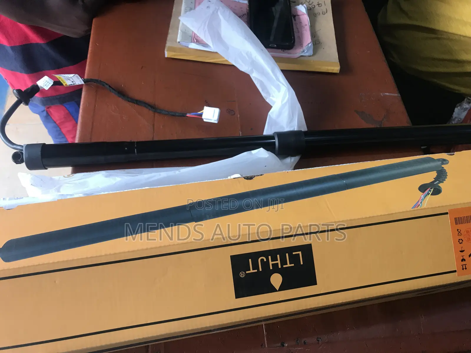 Lexus Electronic Boot Shocks Absorbers Brand W