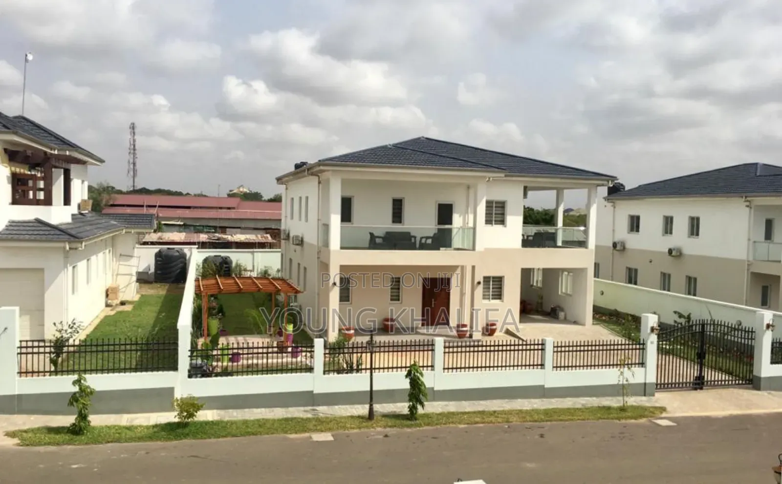 4bdrm House in Sakumono, Spintex for sale
