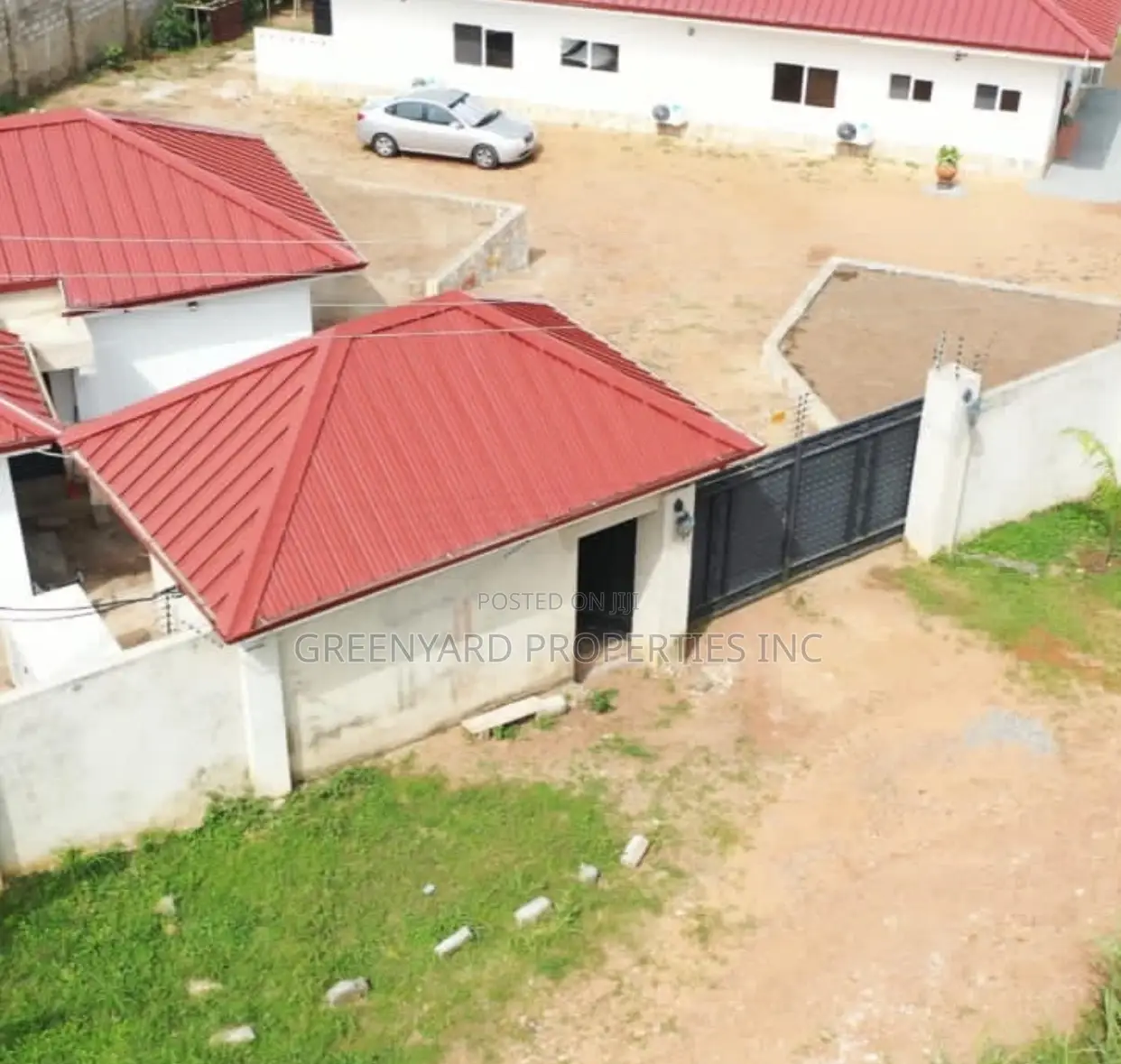 5bdrm House in Papaye Resort, Aburi for sale