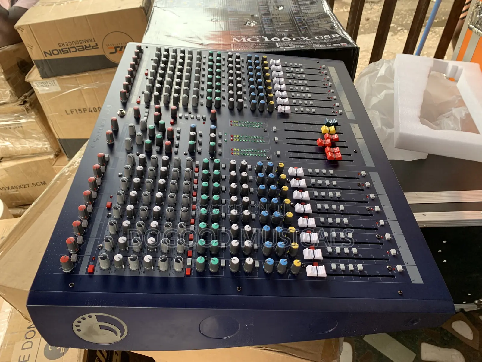 Soundcraft Lx-9 16-Channel Live Mixer