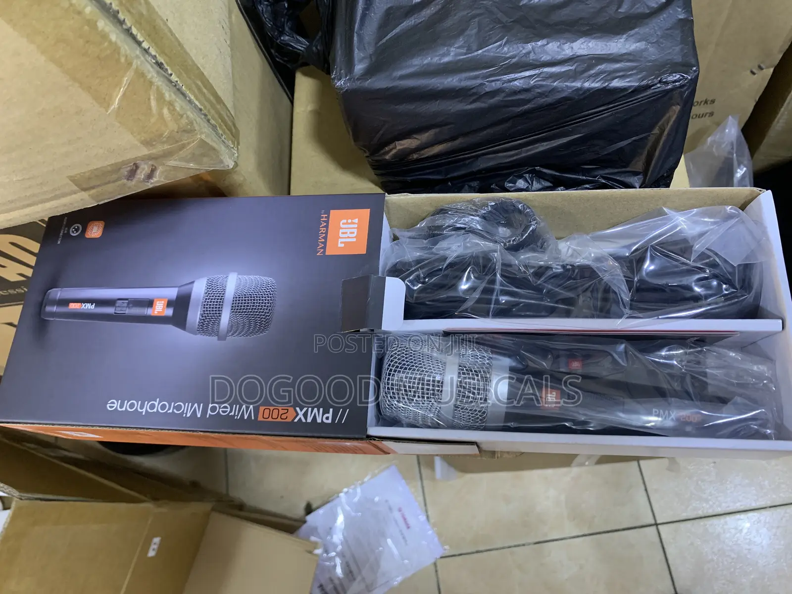 JBL PMX-200 Wired(Cord) Dynamic Microphone