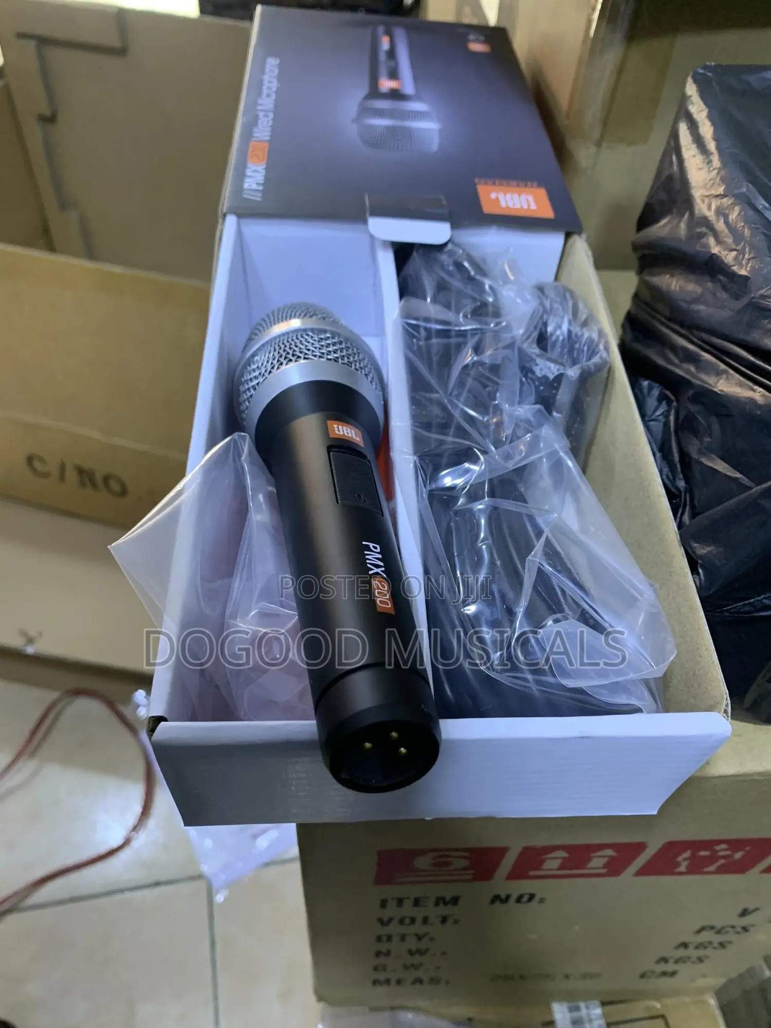 JBL PMX-200 Wired(Cord) Dynamic Microphone