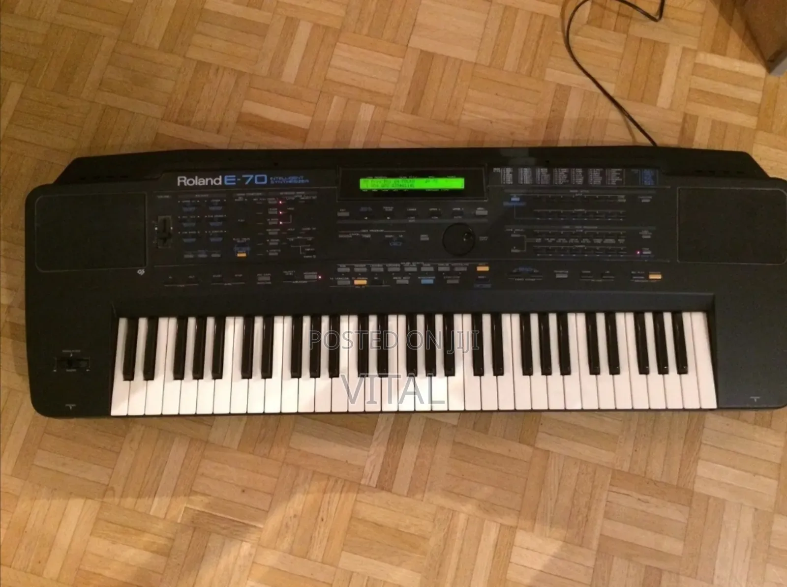 Roland E-70 Intelligent Synthesizer