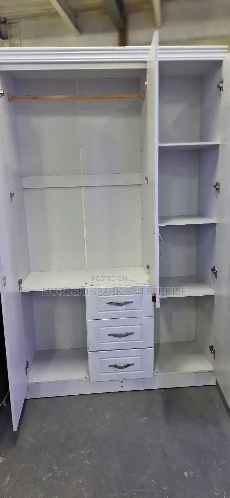 Wardrobe(3 Doors) Imported