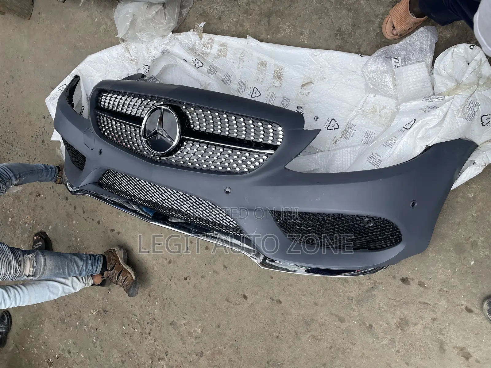 Mercedes Benz C300 Front Bumper Complete