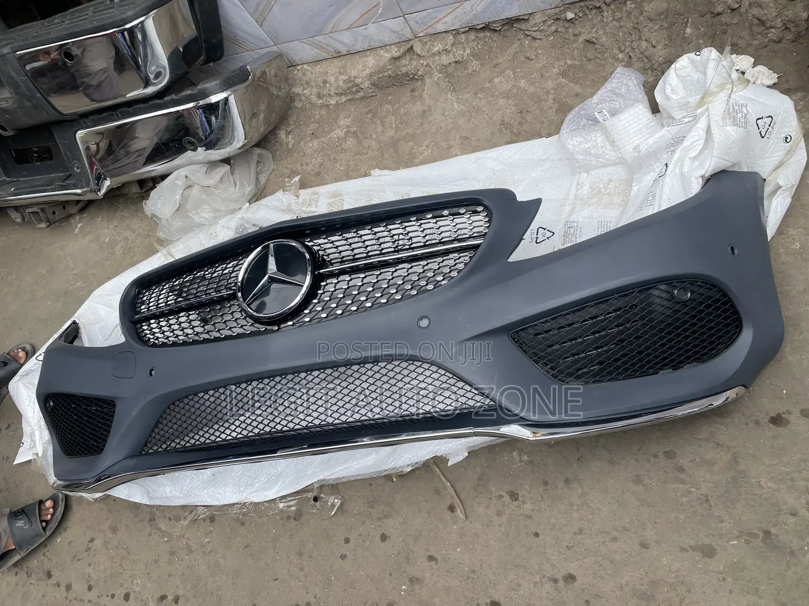Mercedes Benz C300 Front Bumper Complete