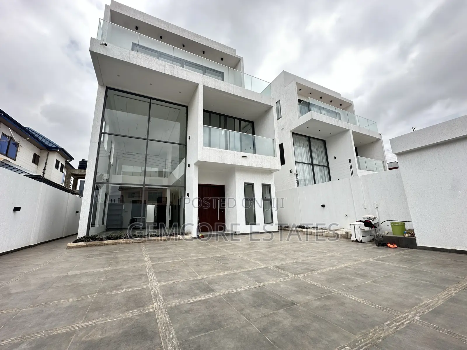 4bdrm House in East Legon Hills, Ashaley Botwe for sale