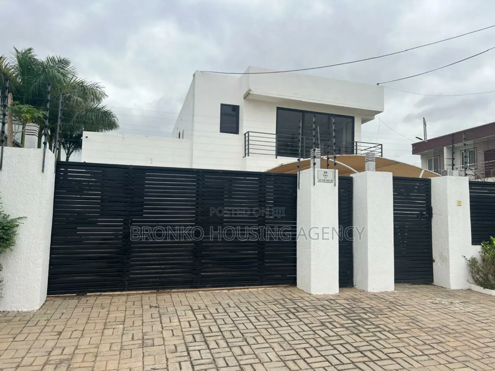 3bdrm House in Bronko Housing, Spintex for rent