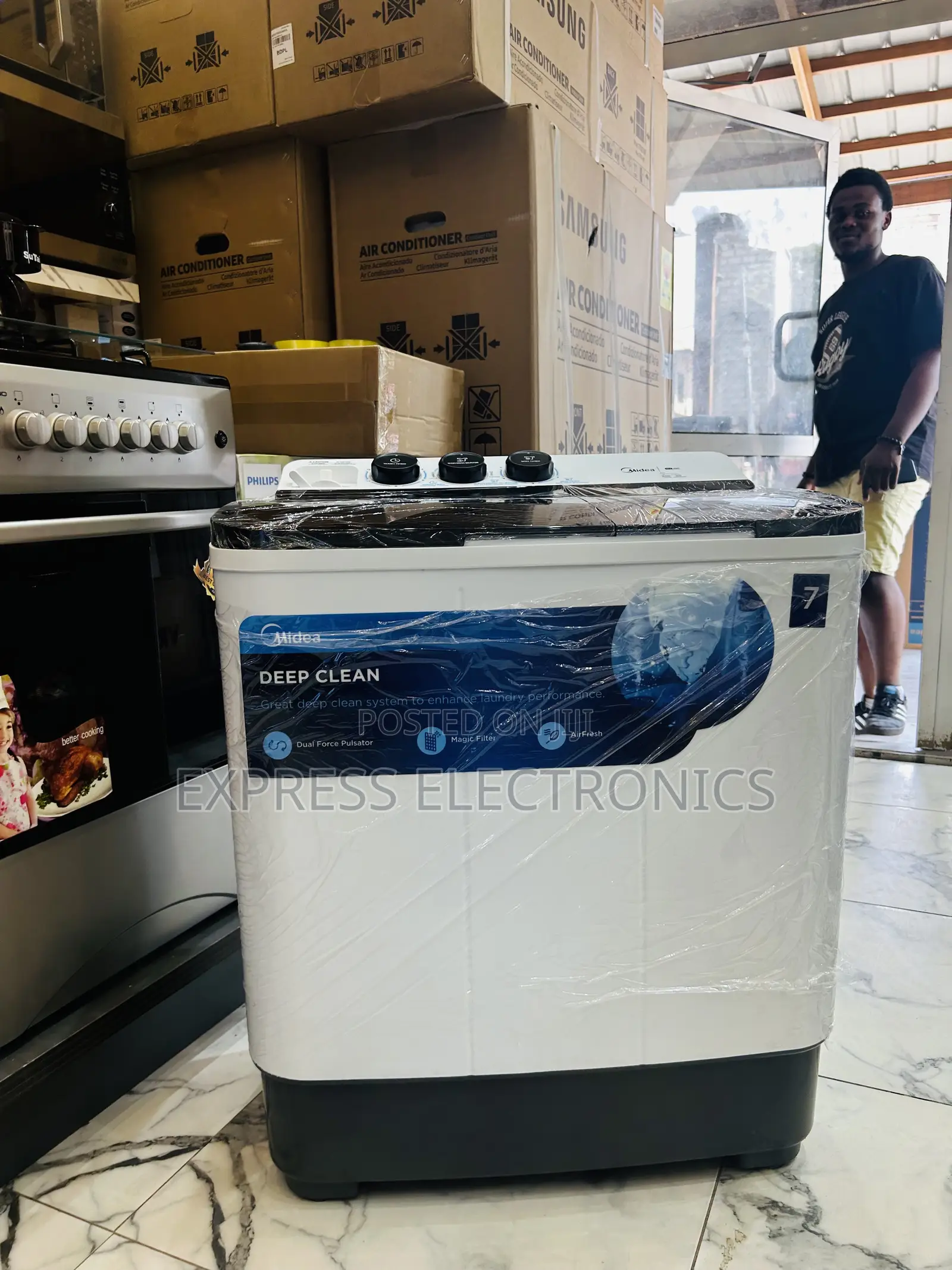 Quality Sleek White Washing 12kg Midea