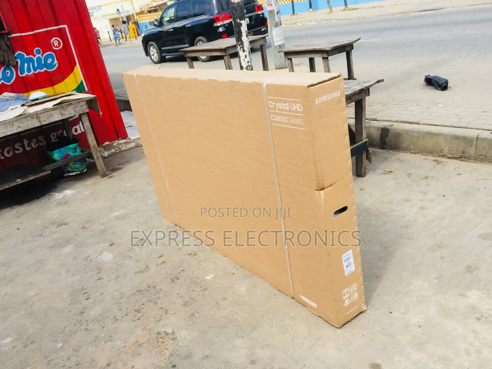 Slim UHD Smart Samsung 75”Cu8000 Glossy Screen