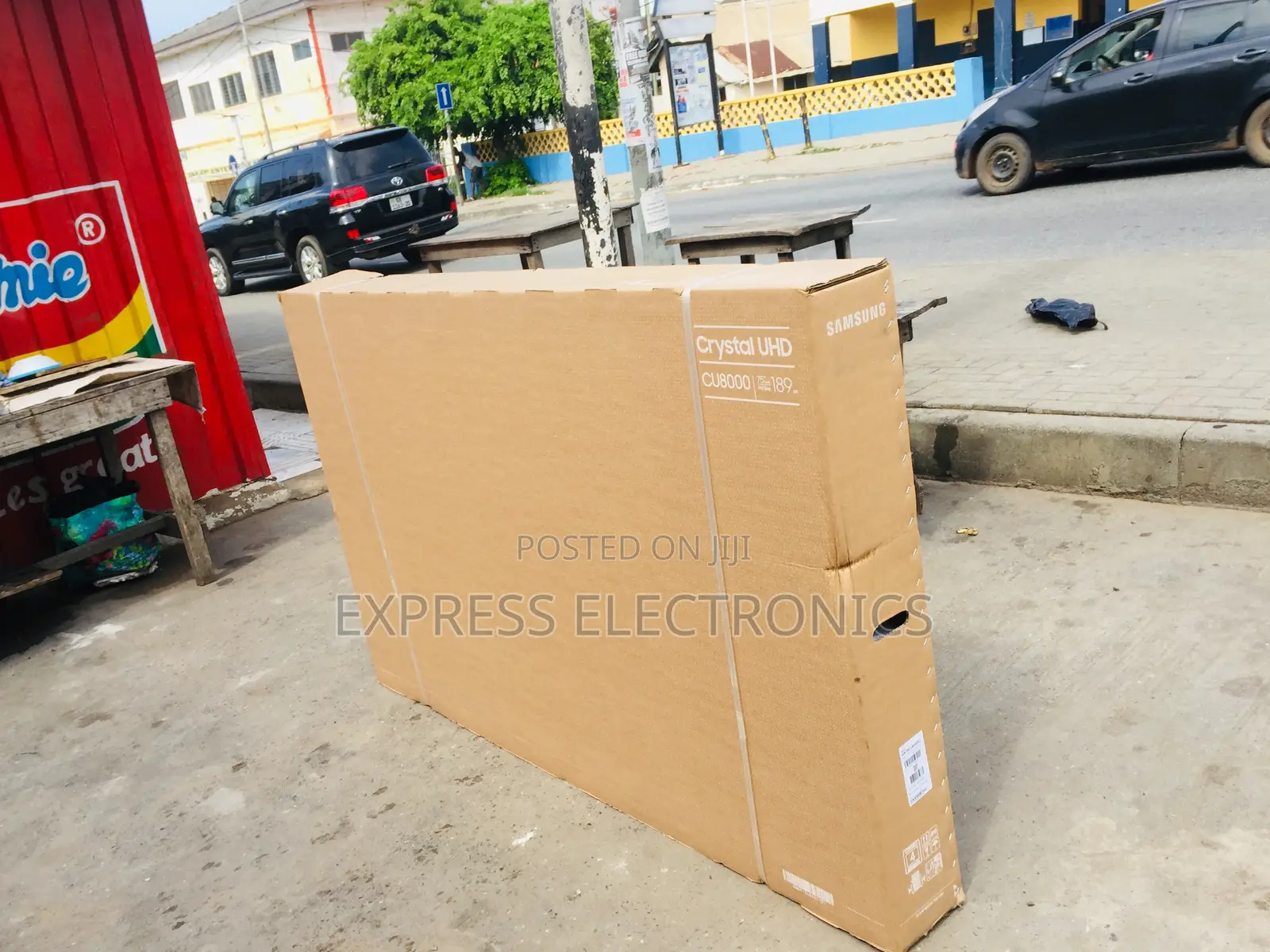 Slim UHD Smart Samsung 75”Cu8000 Glossy Screen