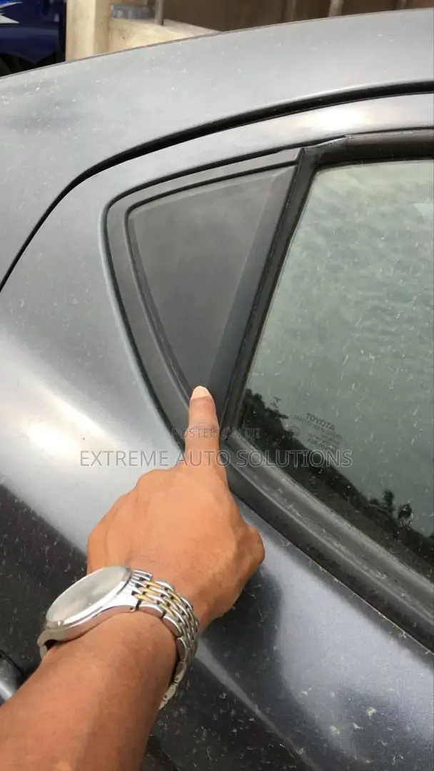 Yaris IA 2018 Black Outside Door /Window Trim