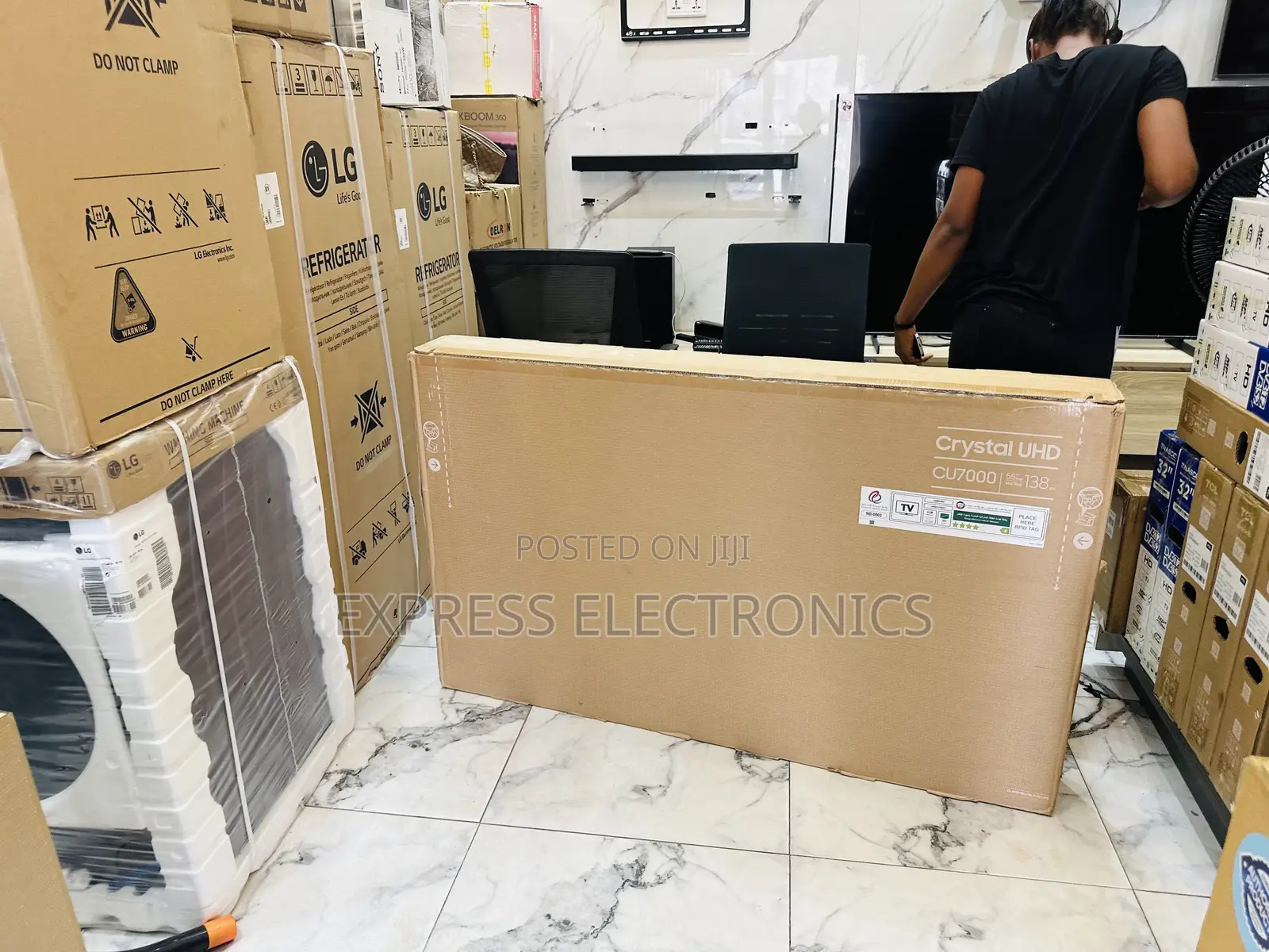 Sleek Samsung Uhd ——55”—Cu8000