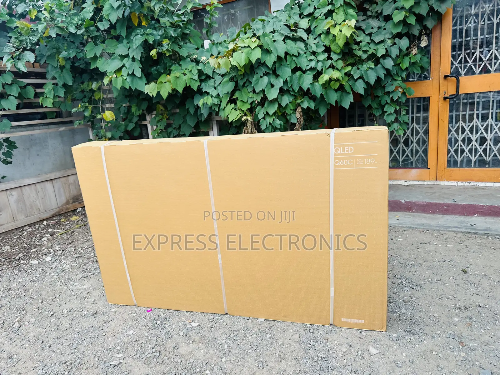 UHD Smart Samsung 75”Cu7000 Glossy Slim ᄐᄐᄐ