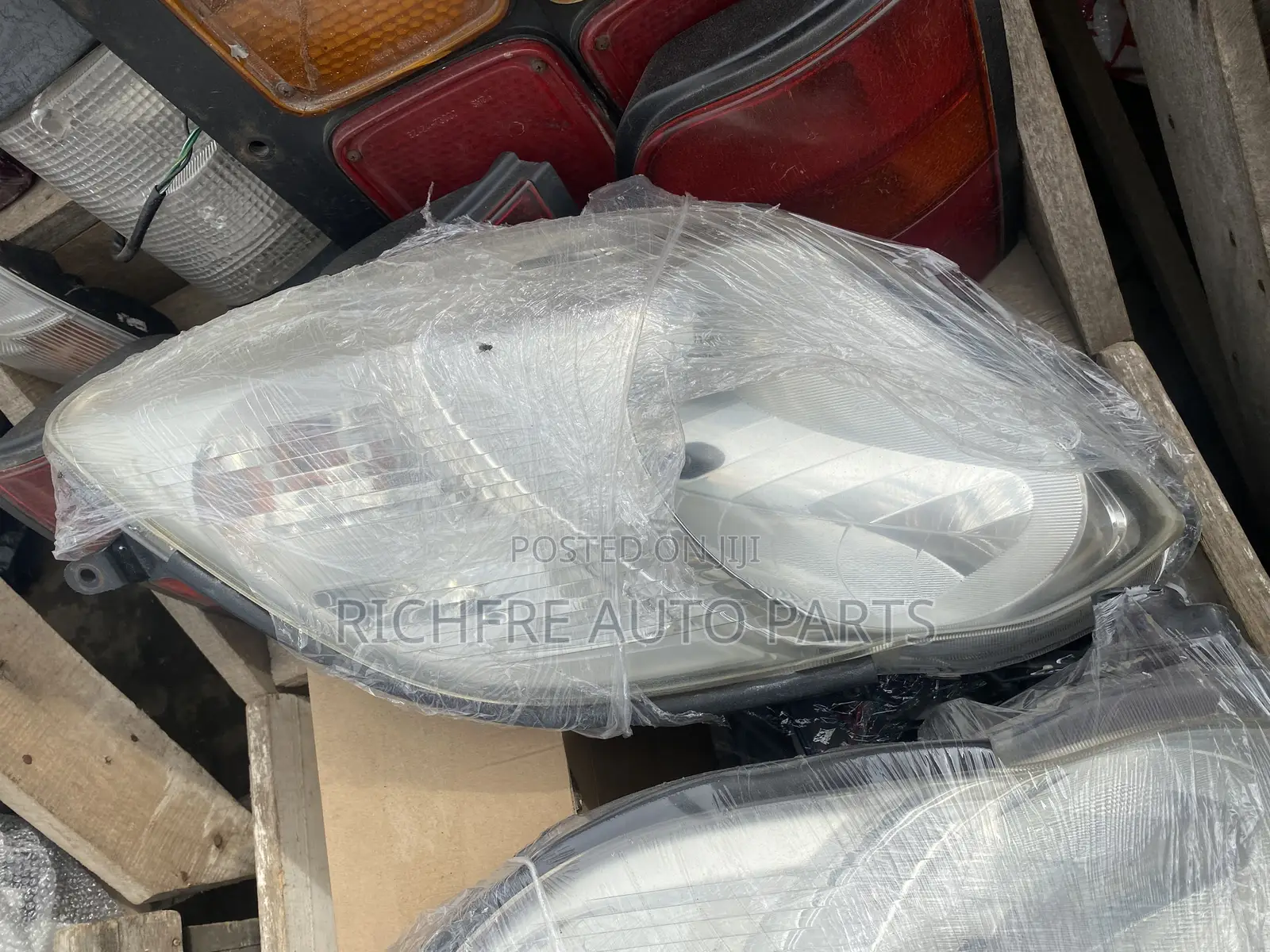 Vitz 2008,2009,2010 Headlight LH