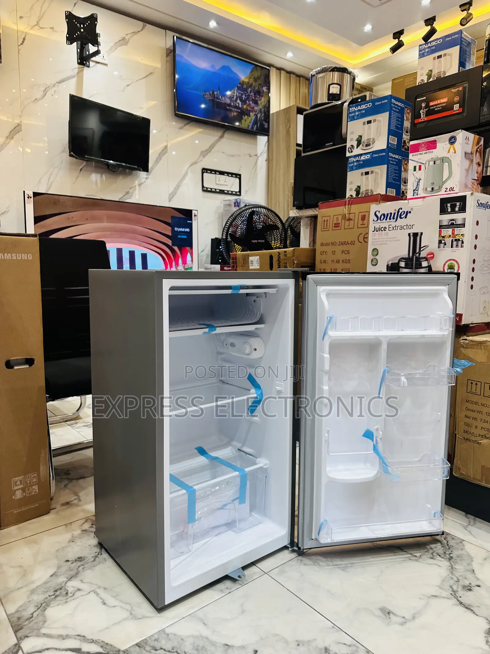 Single Door Compact Size Fridge Pearl PF-109