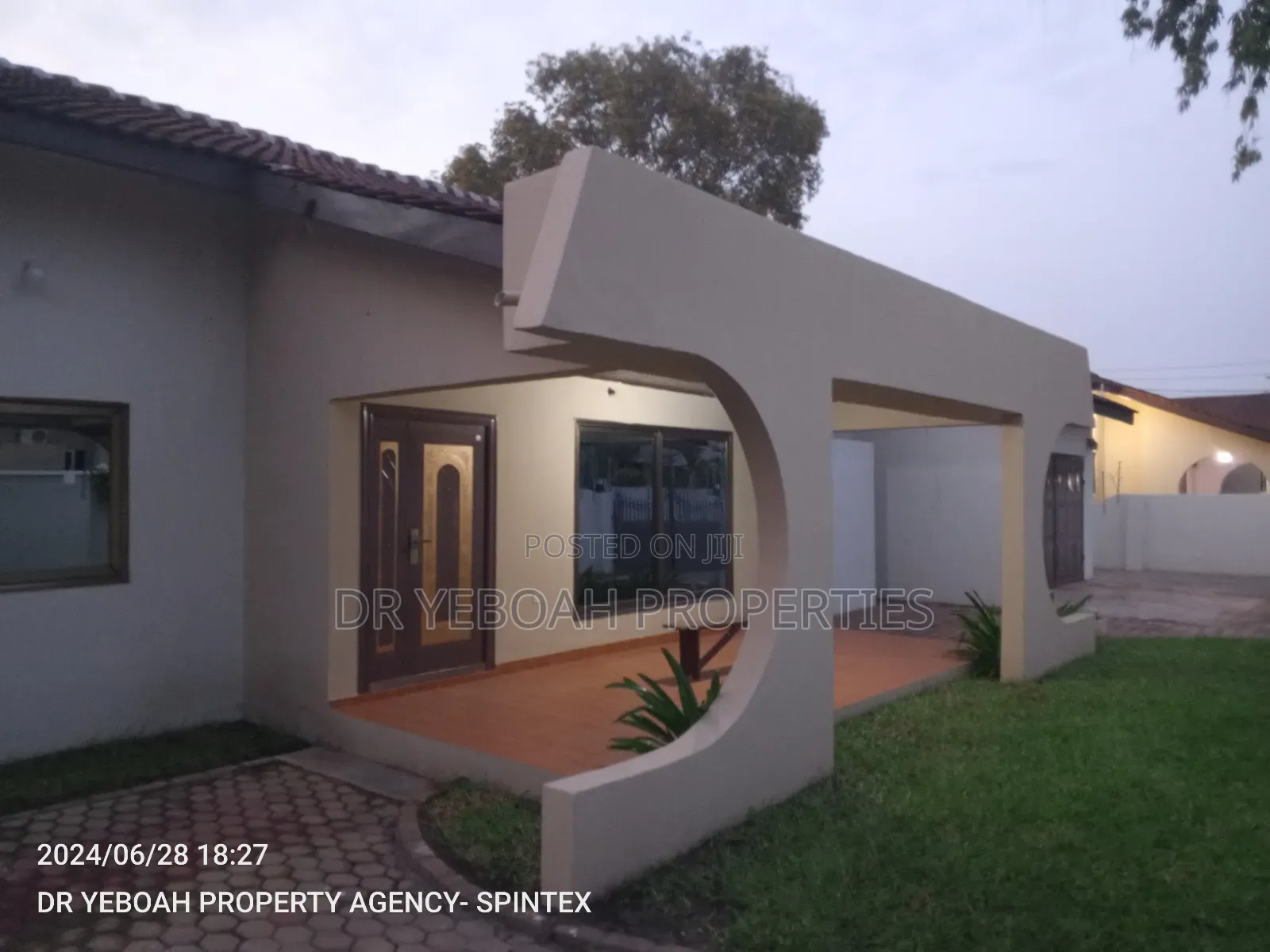 3bdrm House in Spintex:- 3 Bedrooms for rent