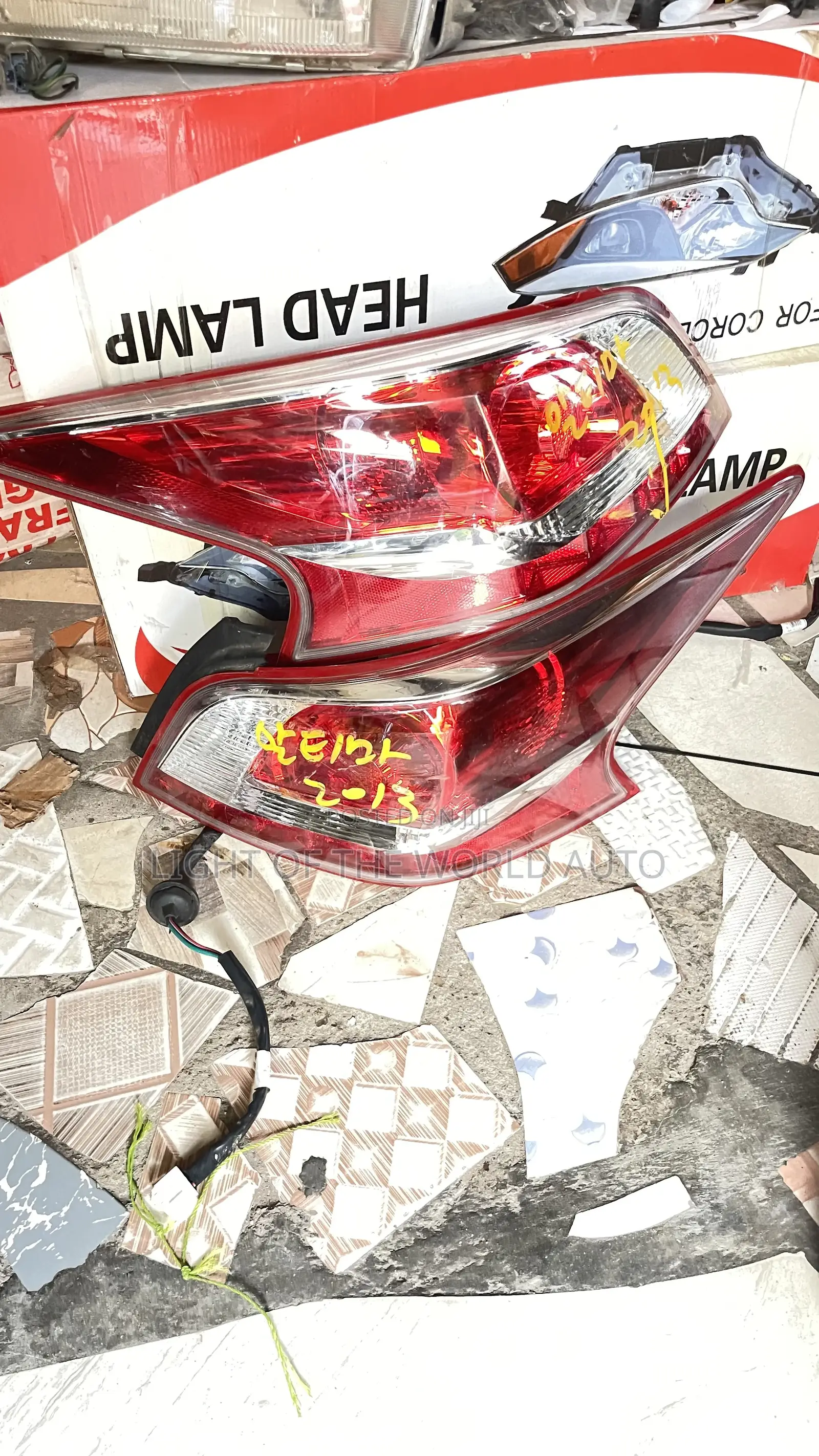 Altima 2014 Taillight