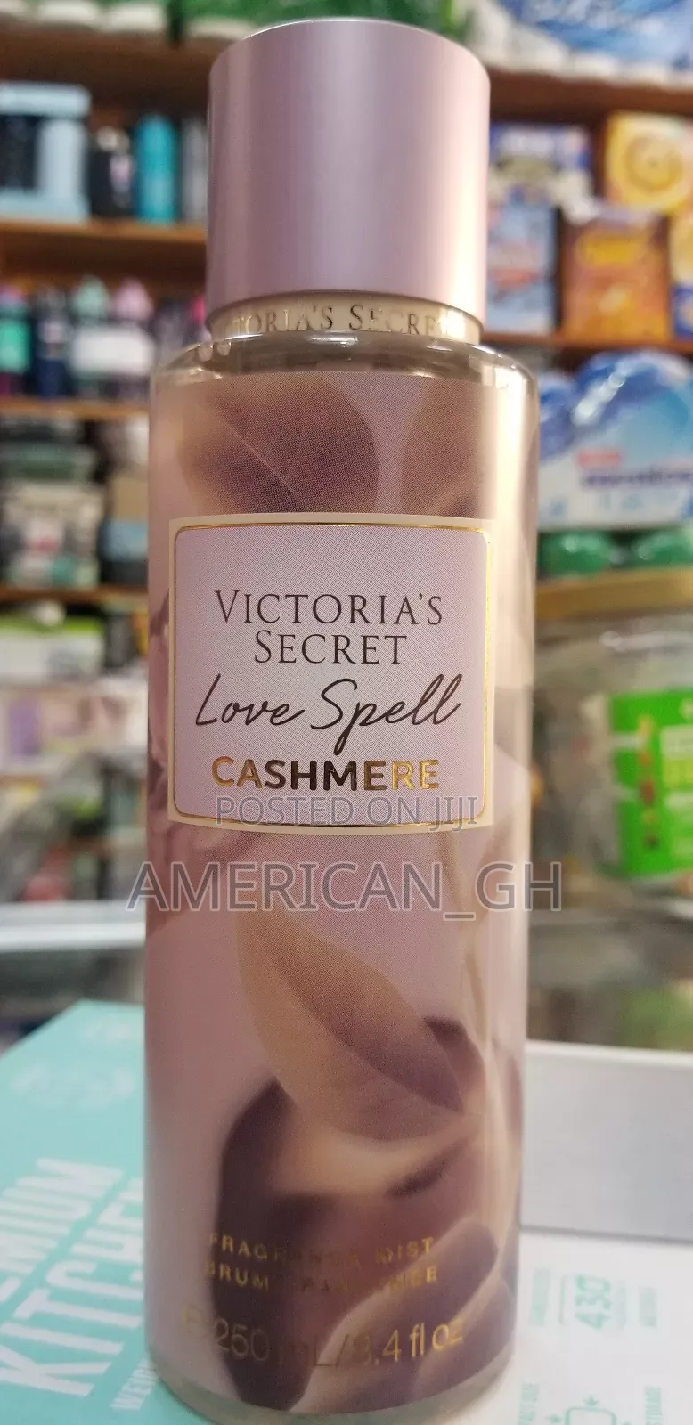 Victoria Secret ( Love Spell CASHMERE)