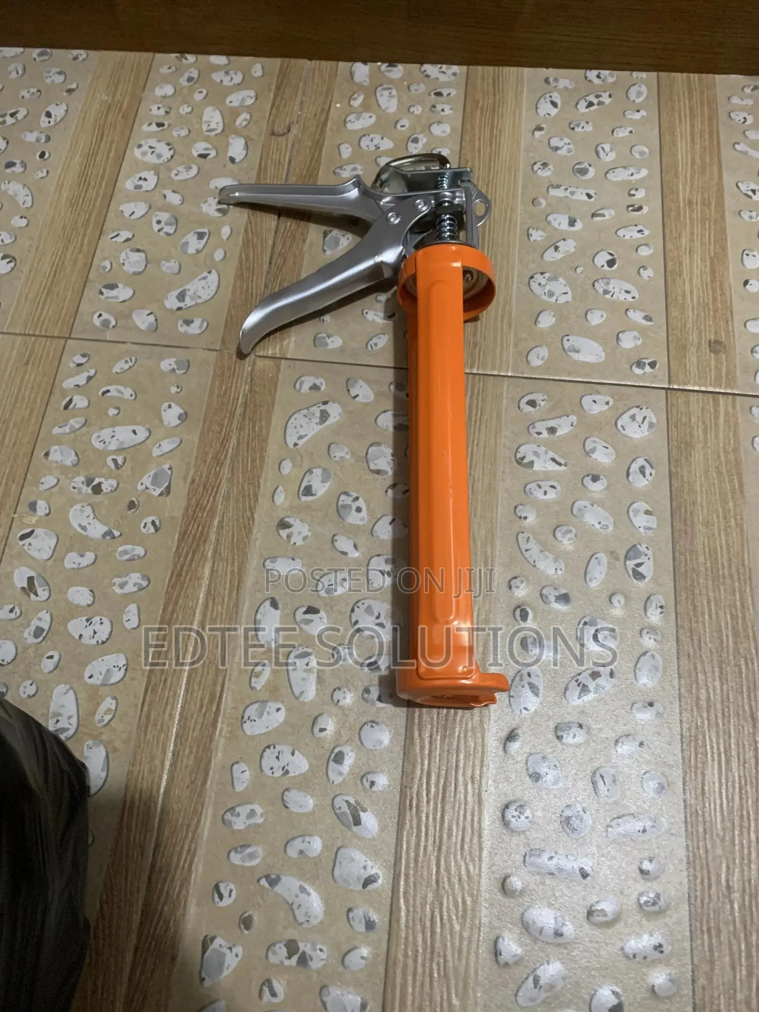 Silicone Gun