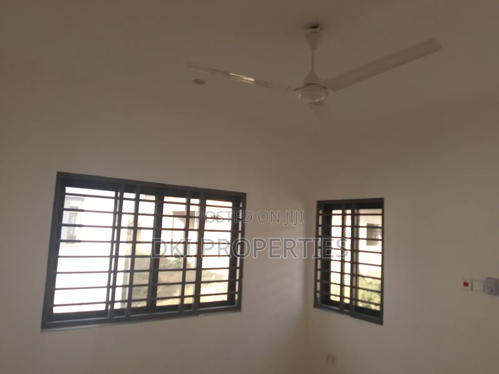 3bdrm House in Dki Properties, Adenta for sale