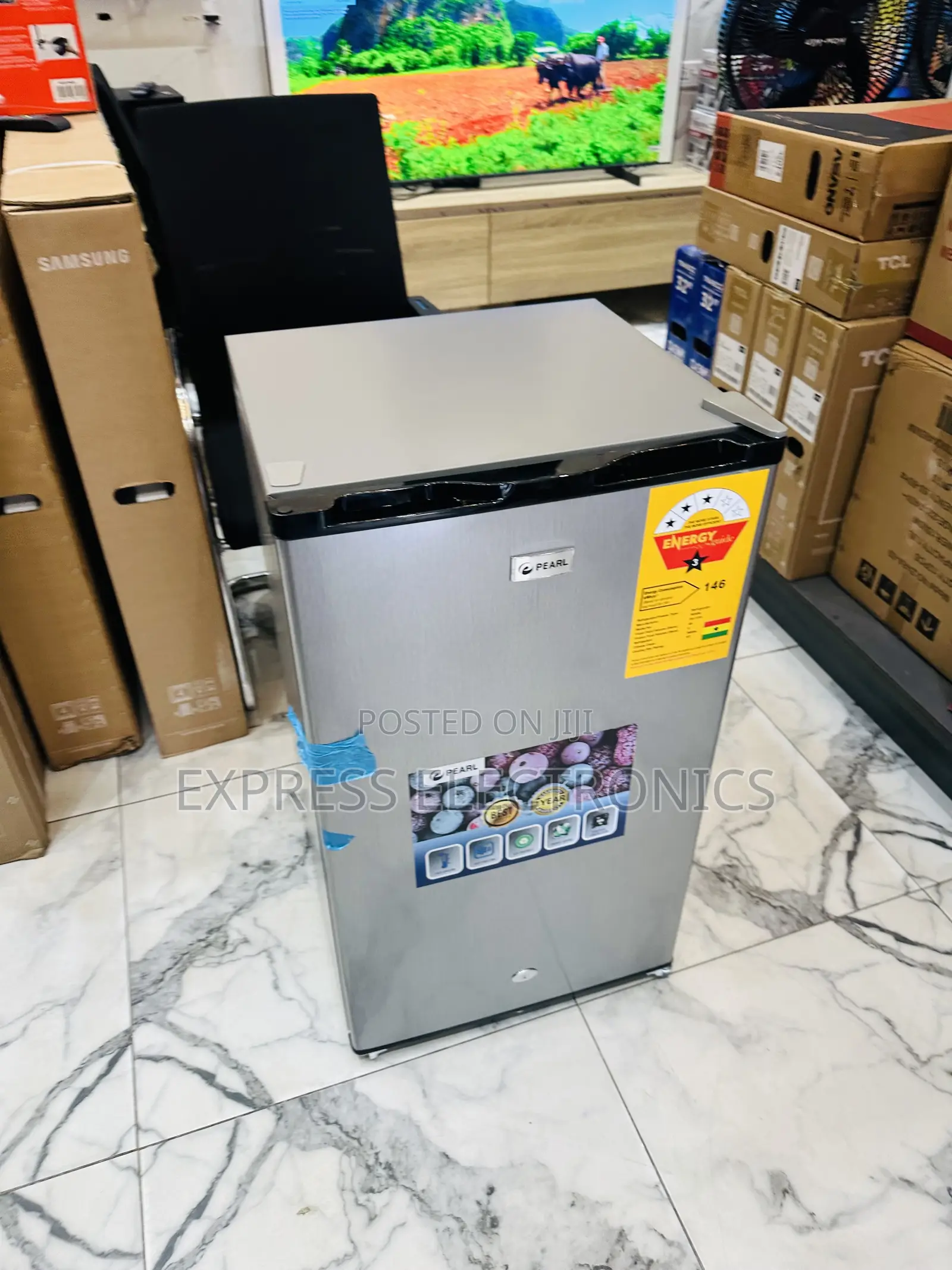 Sungle Door Compact Table Top Fridge Pearl PF-111HF