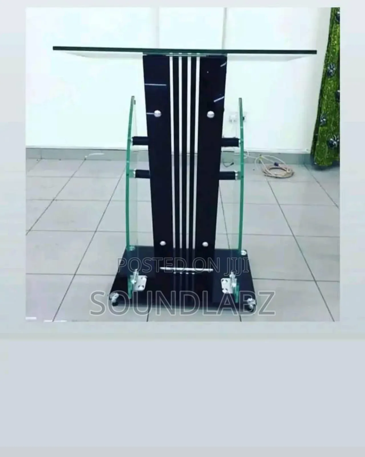 Glass Pulpit (Sleek Black)