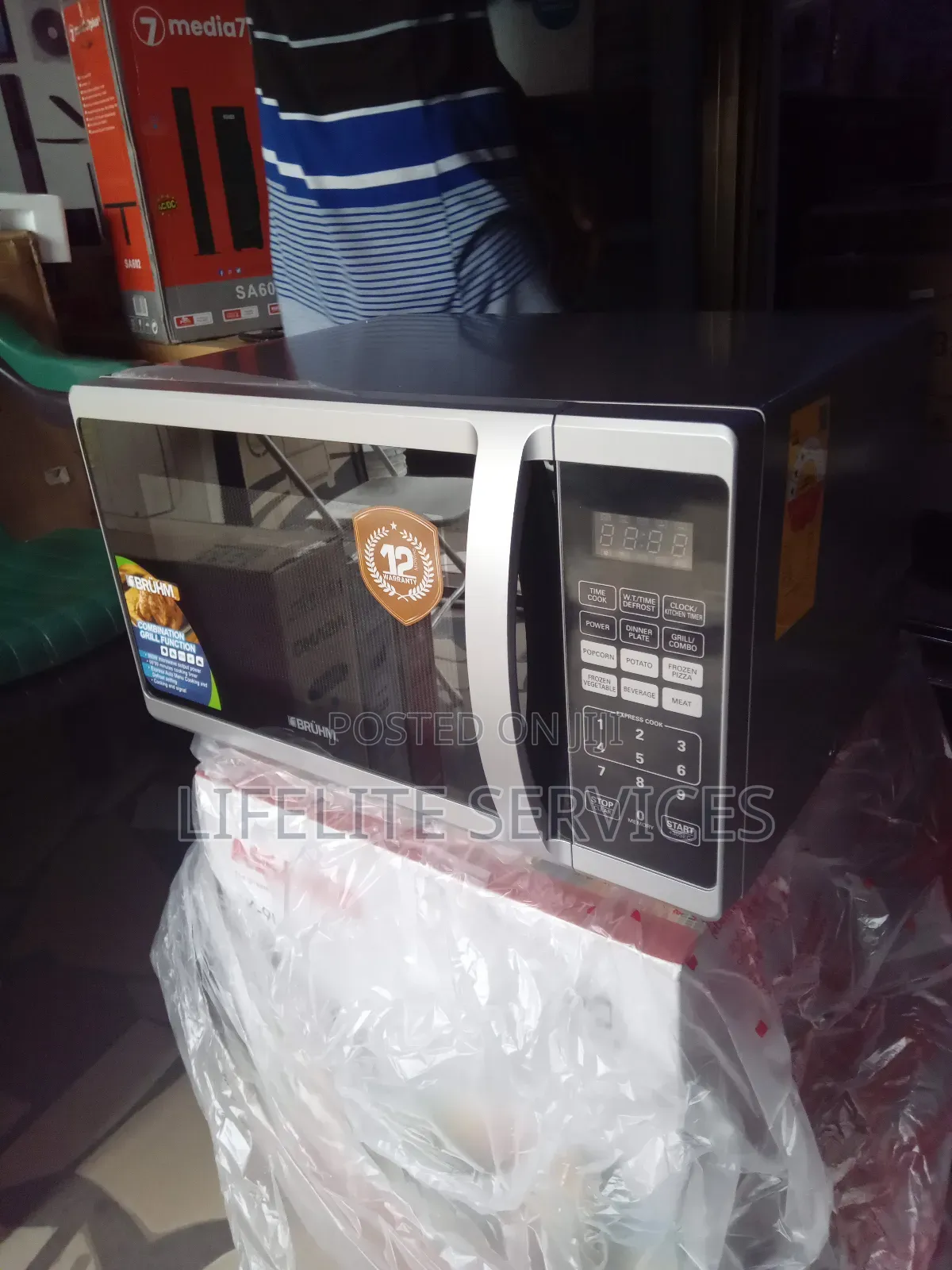 25L Bruhm Microwave With Defrost Settings