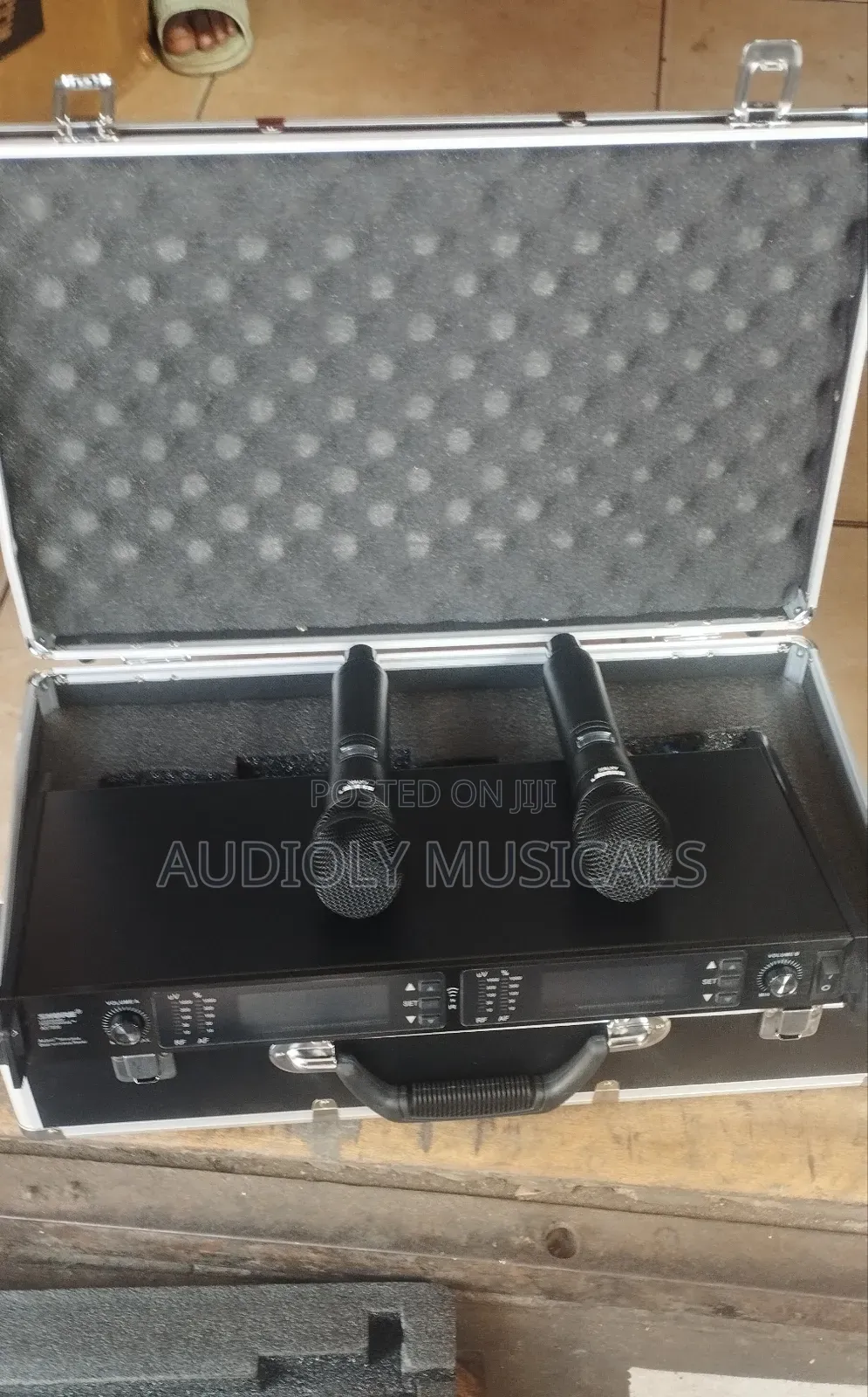 AST 8000 Sure Microphone