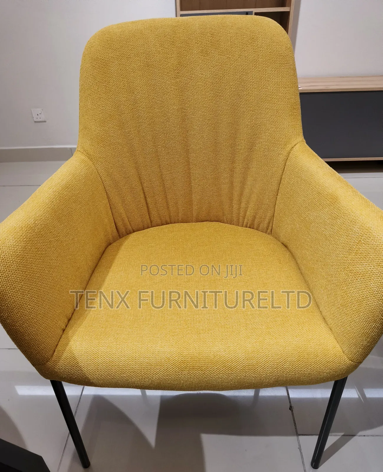 Dining Chair With Black Metallic Legs