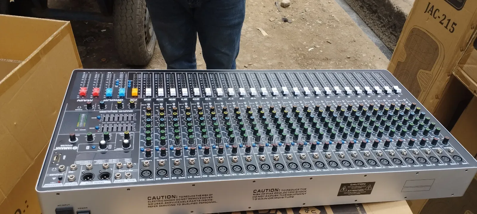 Yamaha 16 Channel Raw Mixer