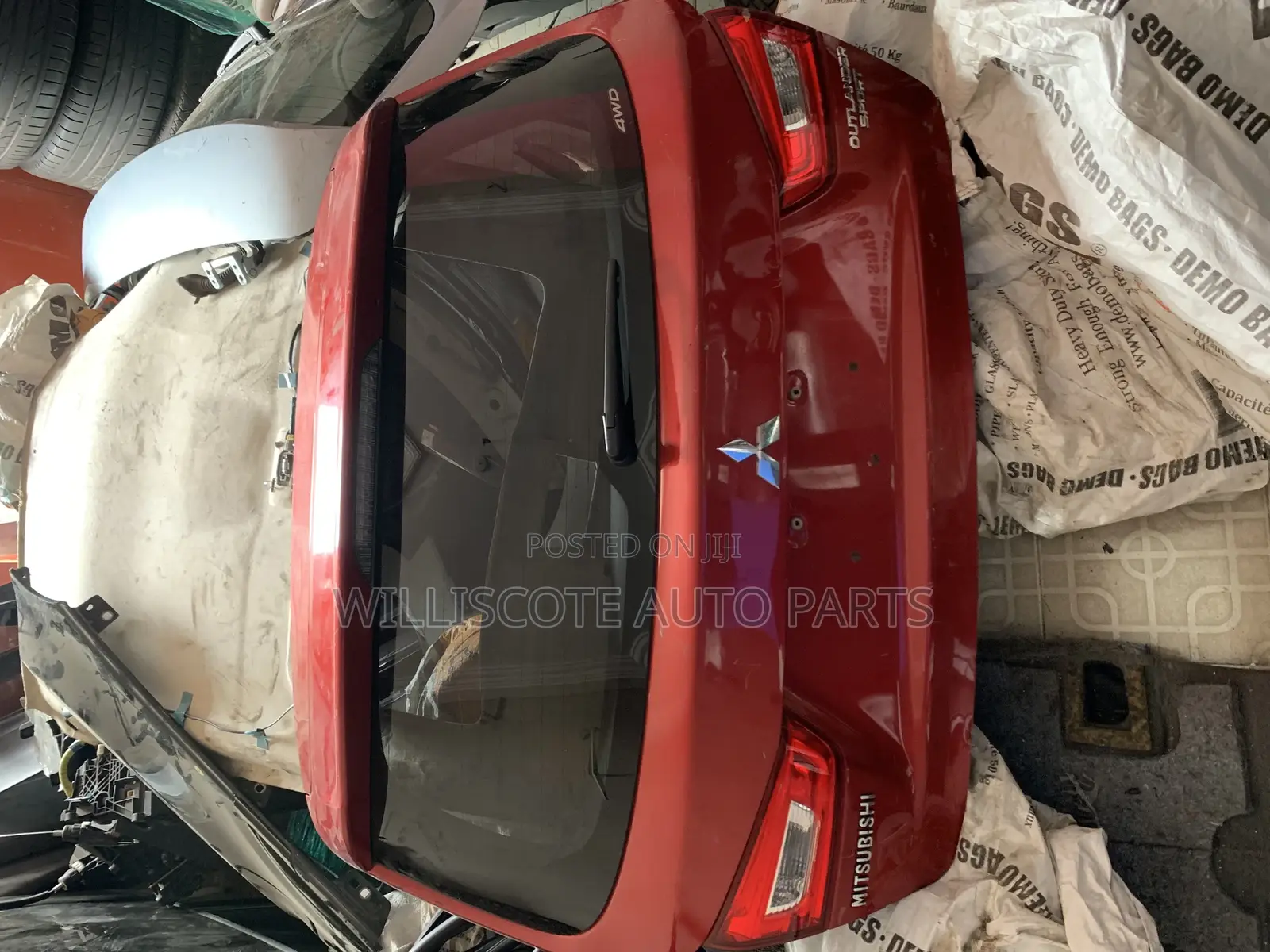 Mitsubishi Outlander 2014-2015 Back Boot Door