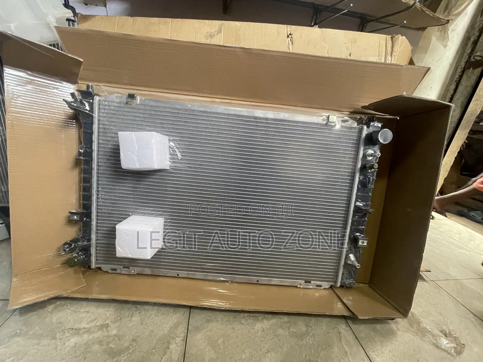 Ford Escape 2004,2006 Radiator Tank