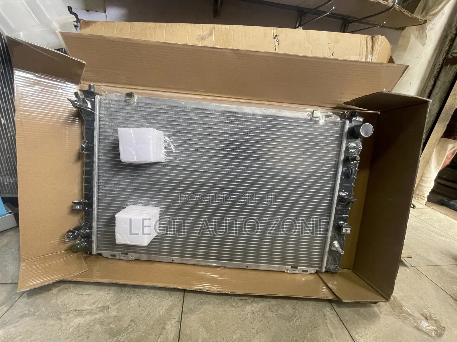 Ford Escape 2004,2006 Radiator Tank