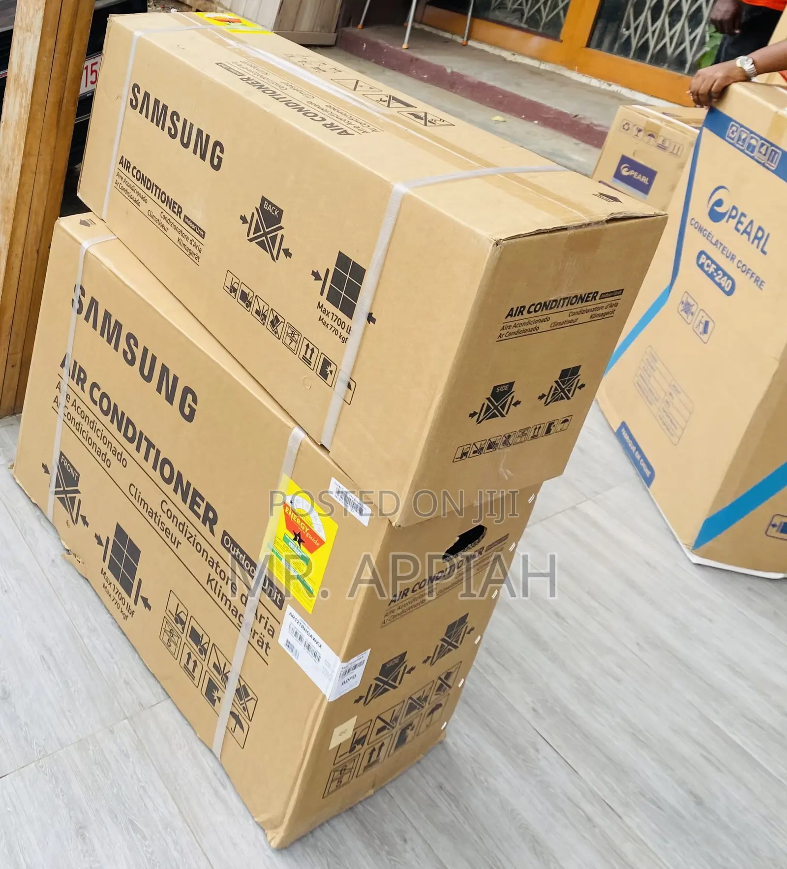 Split Type Samsung 2.5hp R410a Electric Air Conditioner.