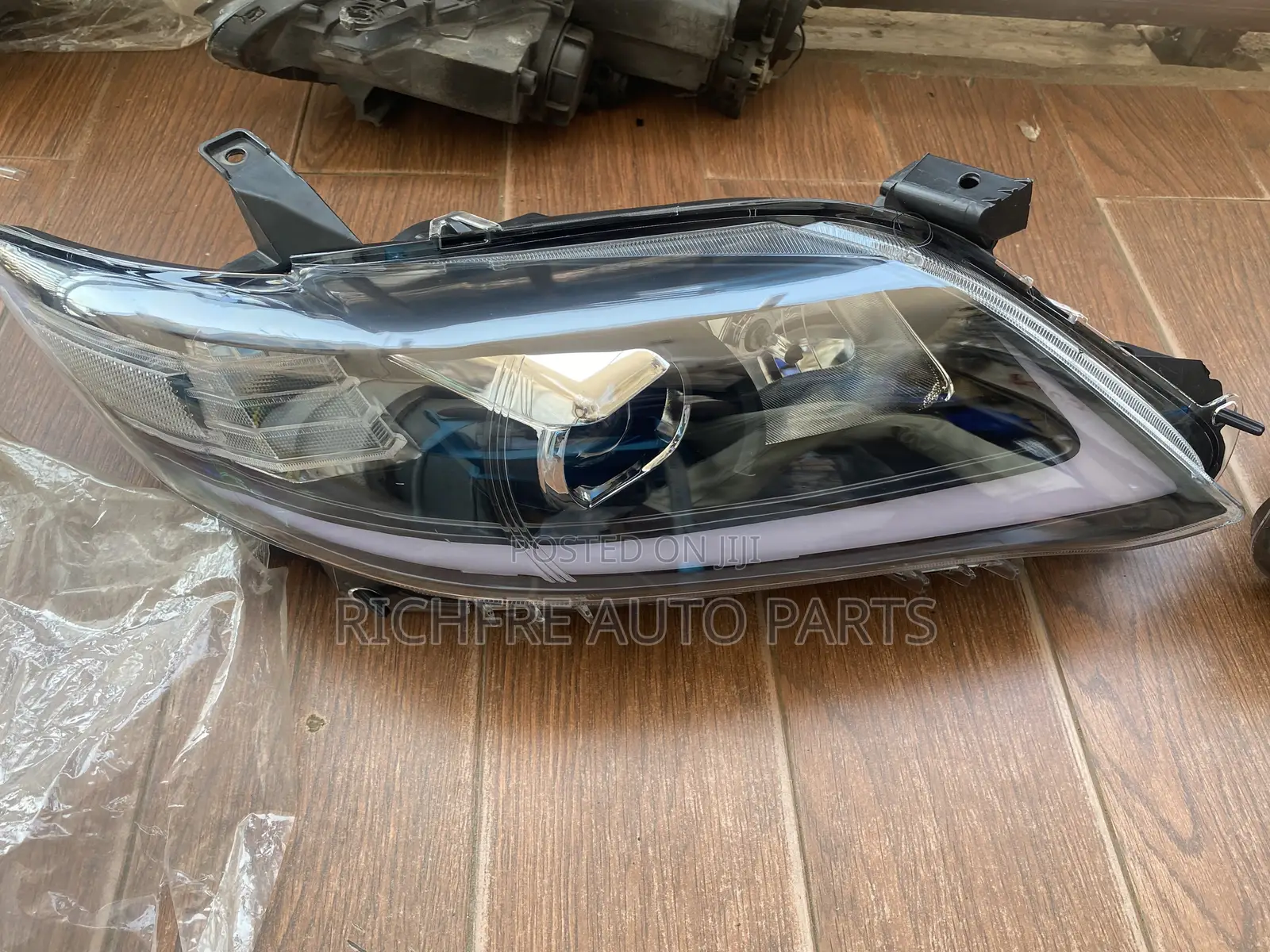 Toyota Camry 2010/2012 Headlight Spec LED