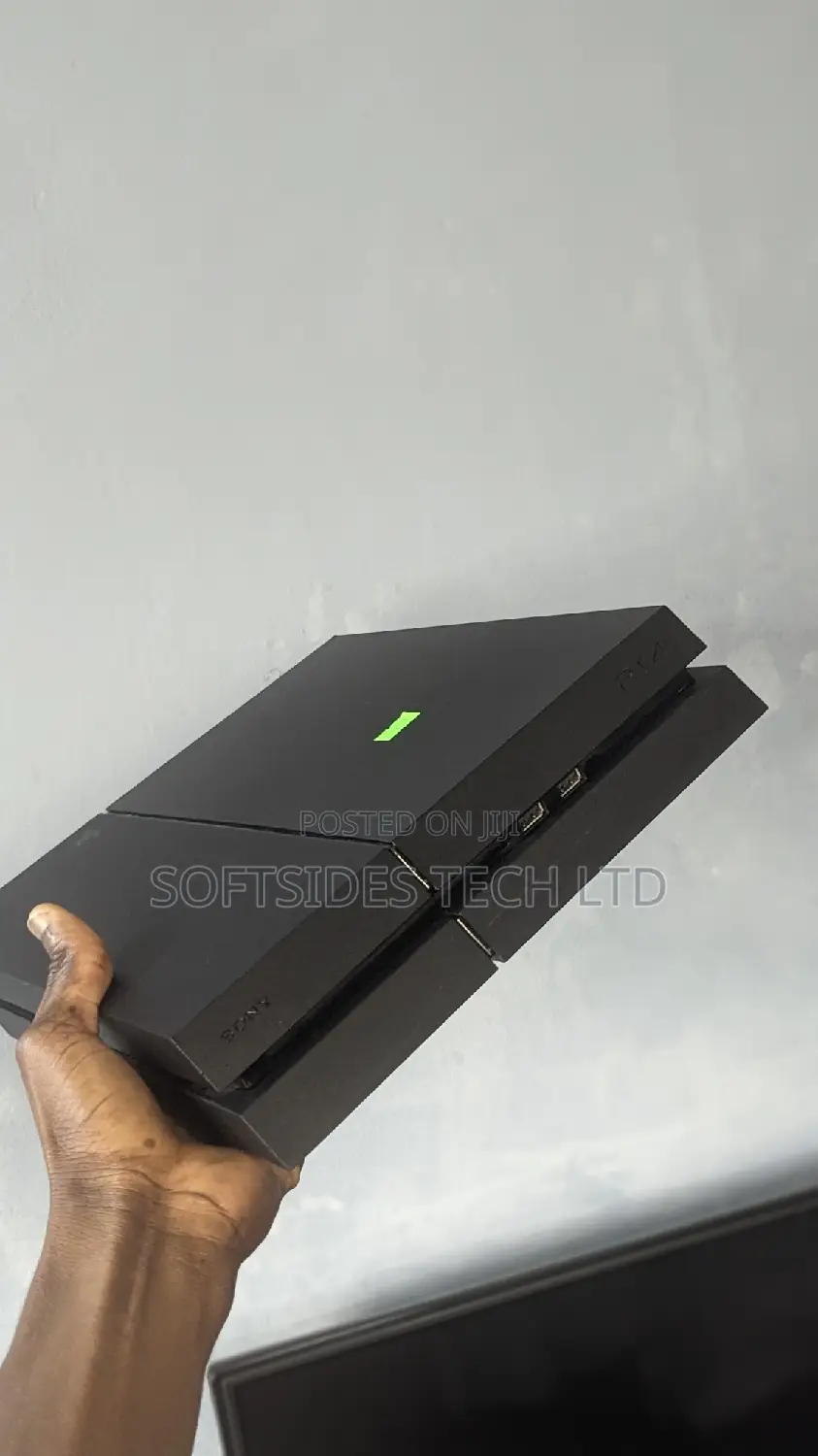 Home Used Ps4 Standard Inbox With 7 Games Jailbreaked