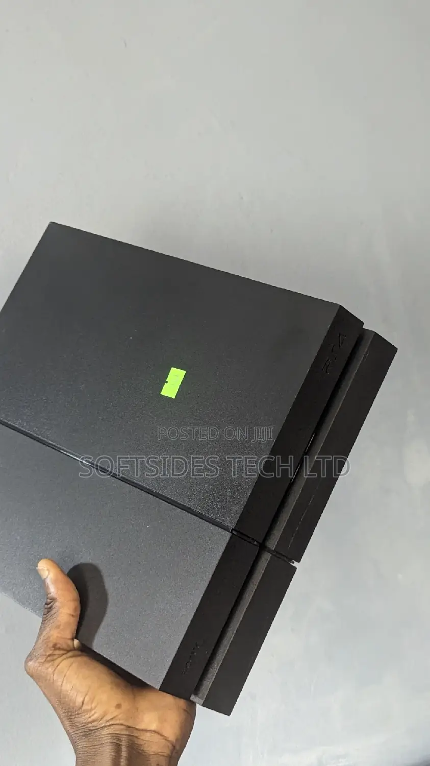 Home Used Ps4 Standard Inbox With 7 Games Jailbreaked
