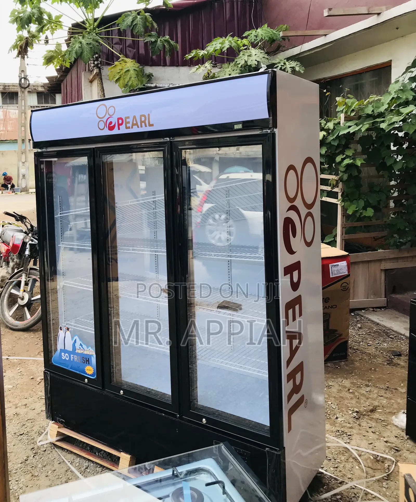 Extremely Chilling PearlPVC-150 950L 3 Door Beverage Cooler