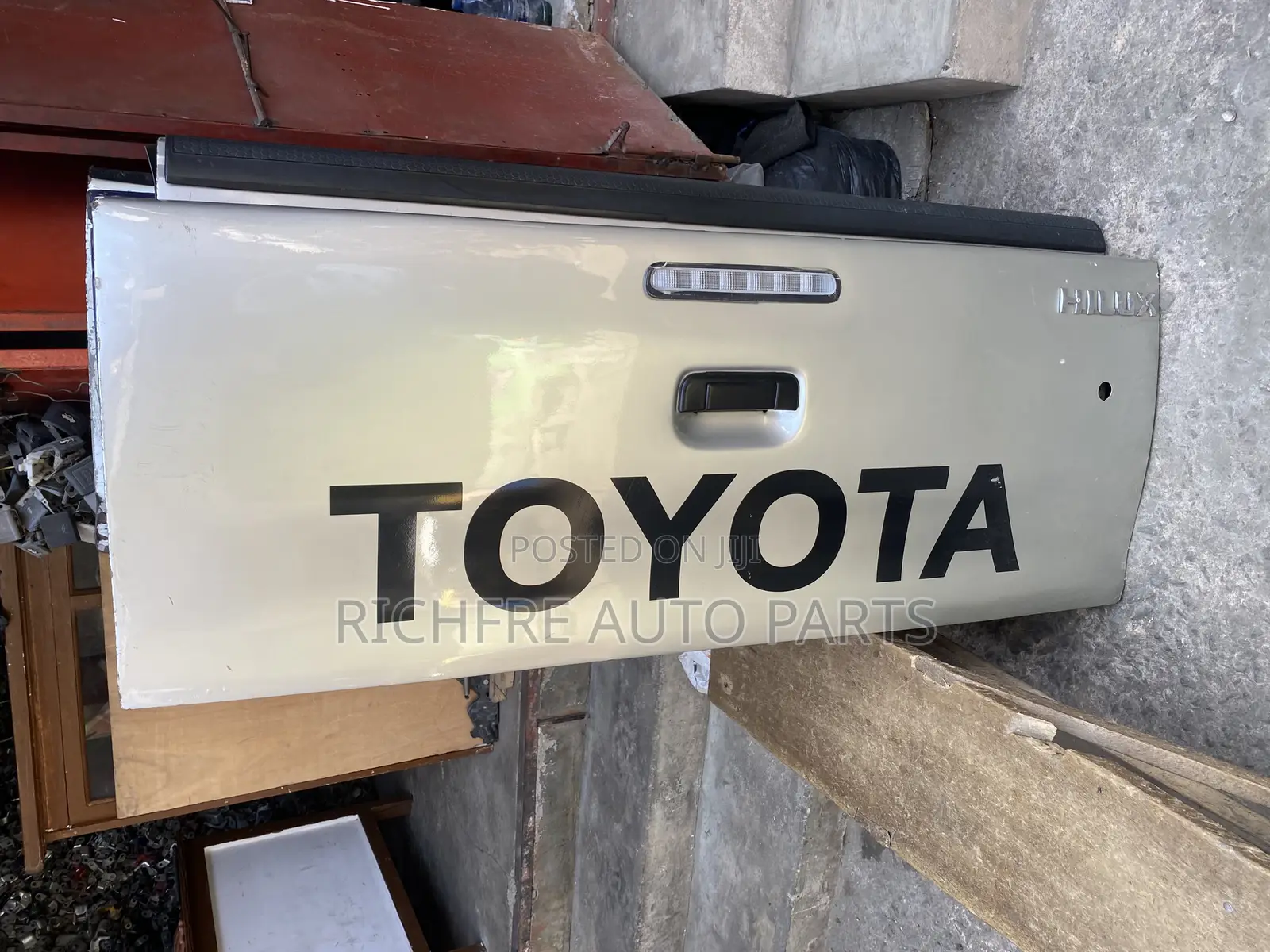 Toyota Hilux 2008,2010,2012 Boot