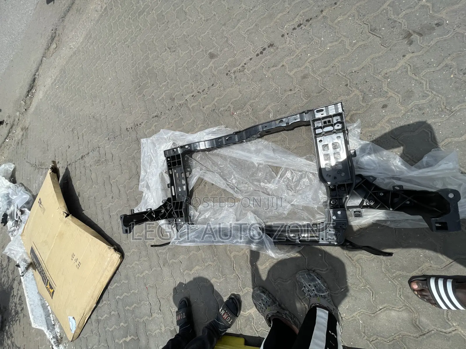 Hyundai Santafe 2013,2018 Radiator Support