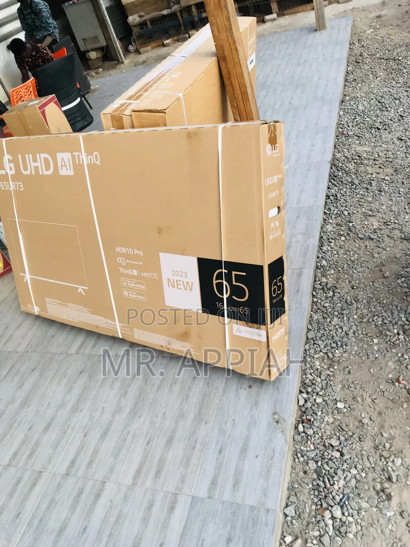 Smart Uhd LG 65 Inch(165cm)Television.