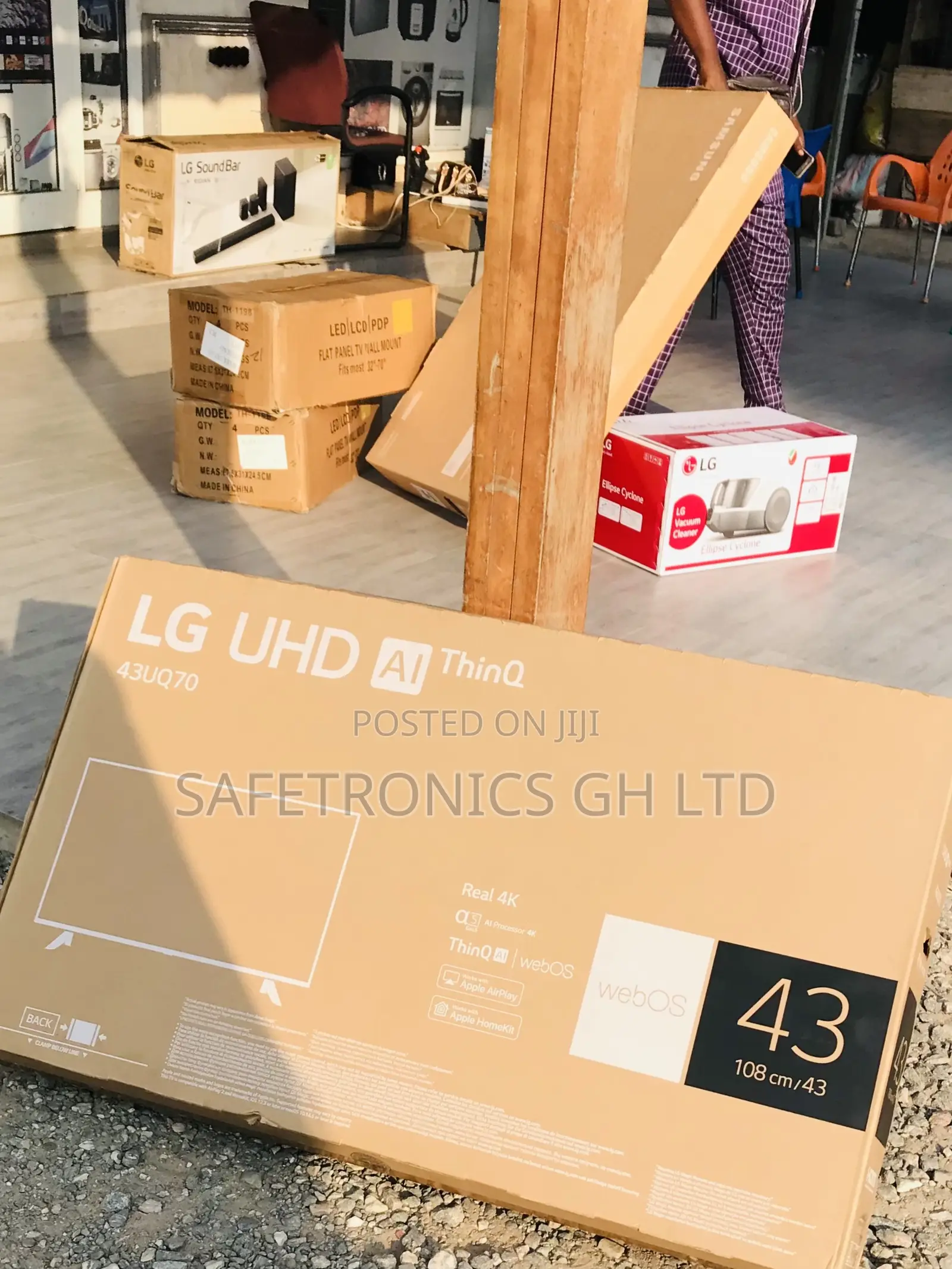 Original (Black) 43 Inch Smart Lg Ur73 Led Sleek Tv